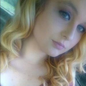 Meet your Posher, Holly